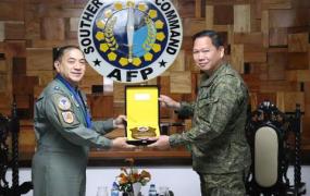 CG, PAF PAYS A VISIT TO SOUTHERN LUZON COMMAND; TOWSOL
